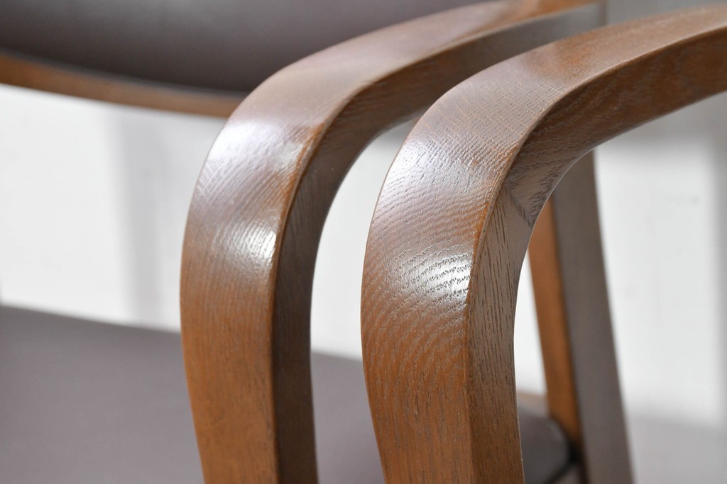 中古　シラカワ(Shirakawa)　ナラ材　S-281　流れるような曲線が上品なアームチェア2脚セット　定価(2脚合計)約15万円　(R-086759)