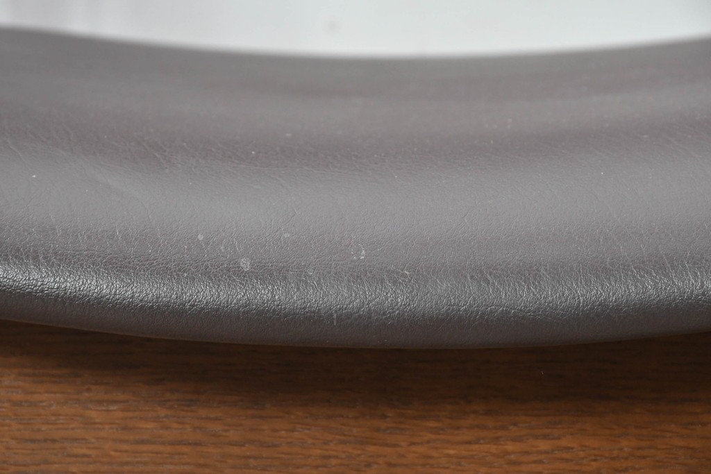 中古　シラカワ(Shirakawa)　ナラ材　S-281　流れるような曲線が上品なアームチェア2脚セット　定価(2脚合計)約15万円　(R-086759)