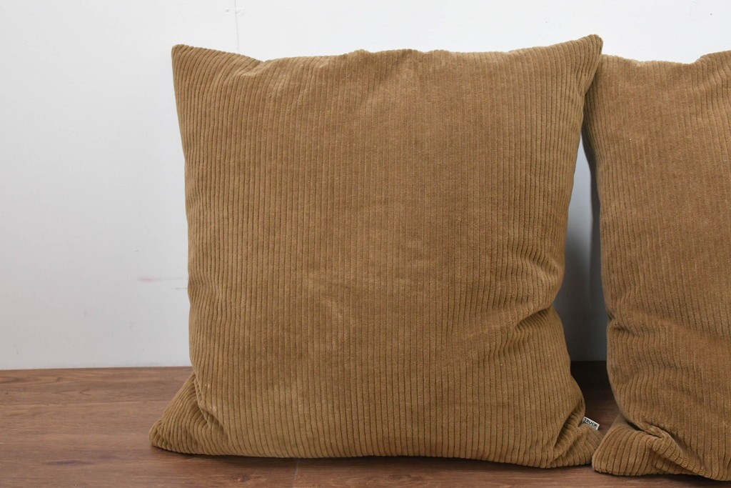 中古　TRUCK　フェザー入りコーデュロイクッション5個セット　(R-086761)