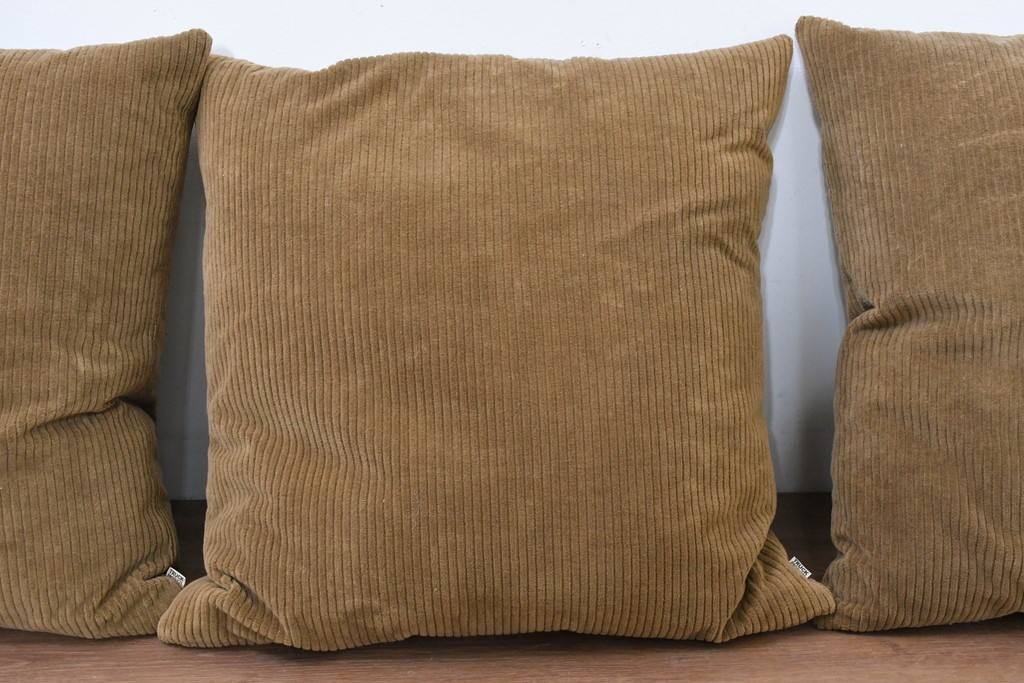 中古　TRUCK　フェザー入りコーデュロイクッション5個セット　(R-086761)