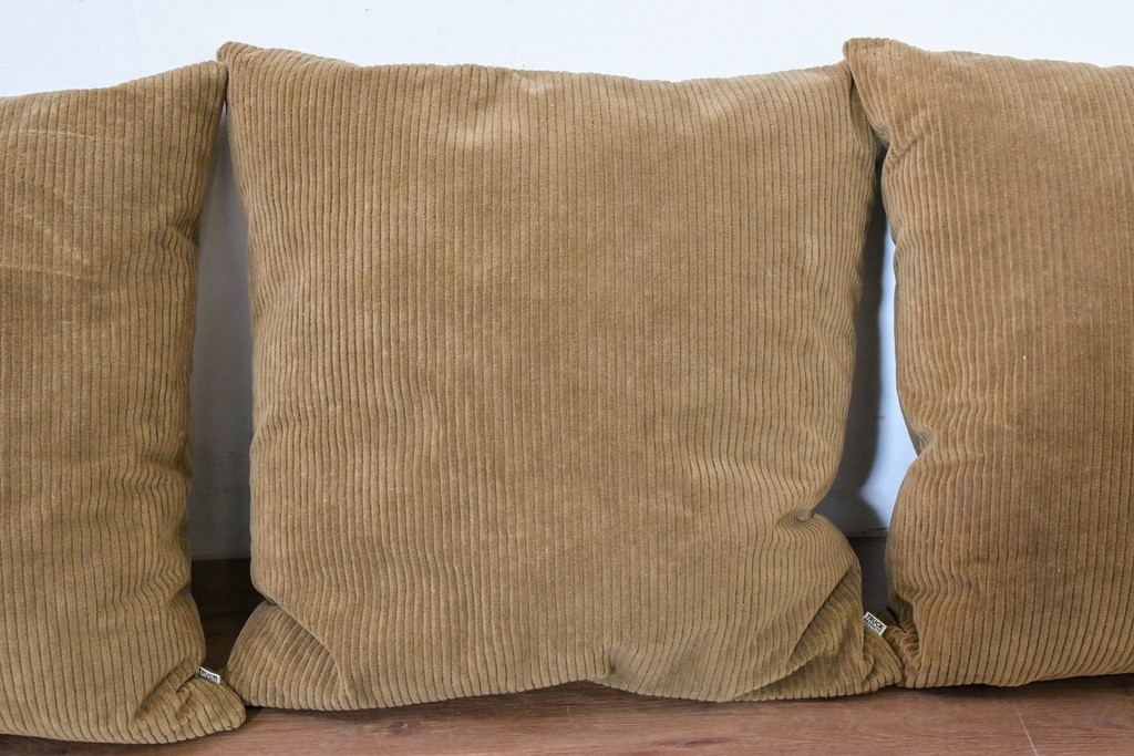 中古　TRUCK　フェザー入りコーデュロイクッション5個セット　(R-086761)