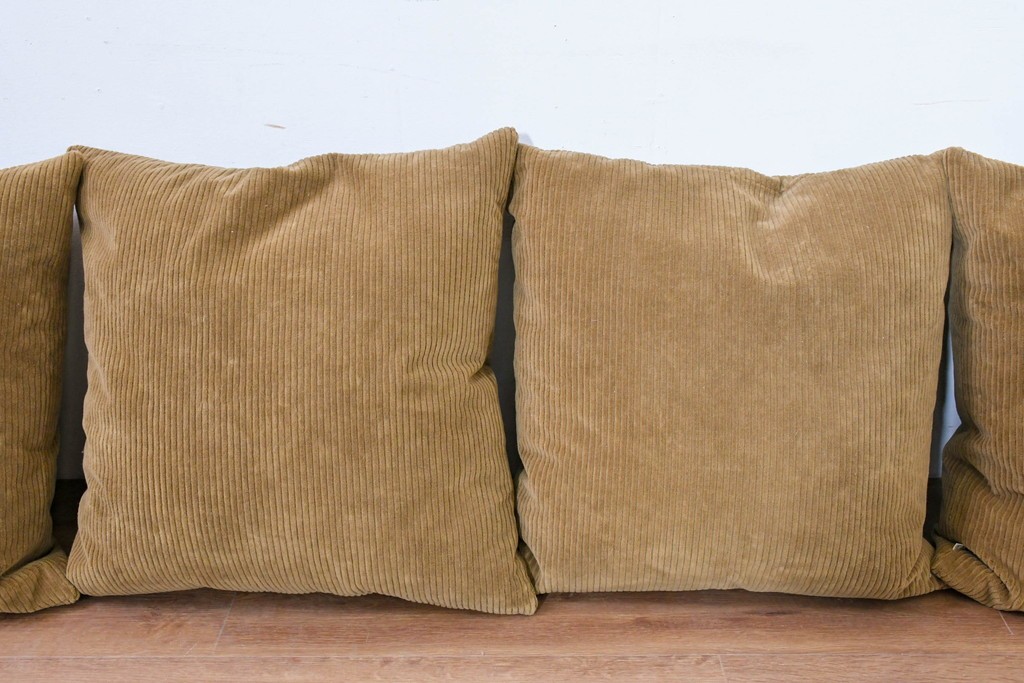中古　TRUCK　フェザー入りコーデュロイクッション5個セット　(R-086761)