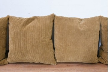 中古　TRUCK　フェザー入りコーデュロイクッション5個セット　(R-086761)