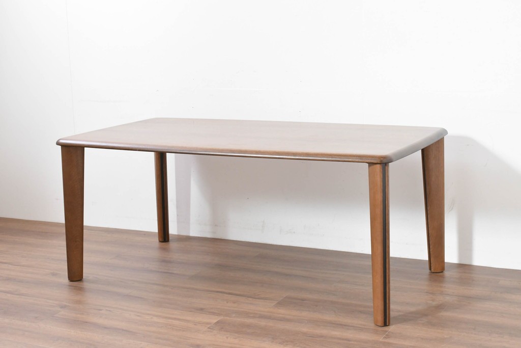 中古　シラカワ(Shirakawa)　オーク材　丸みのある柔らかなシルエットのダイニングテーブル　定価推定約21万円　(R-086762)