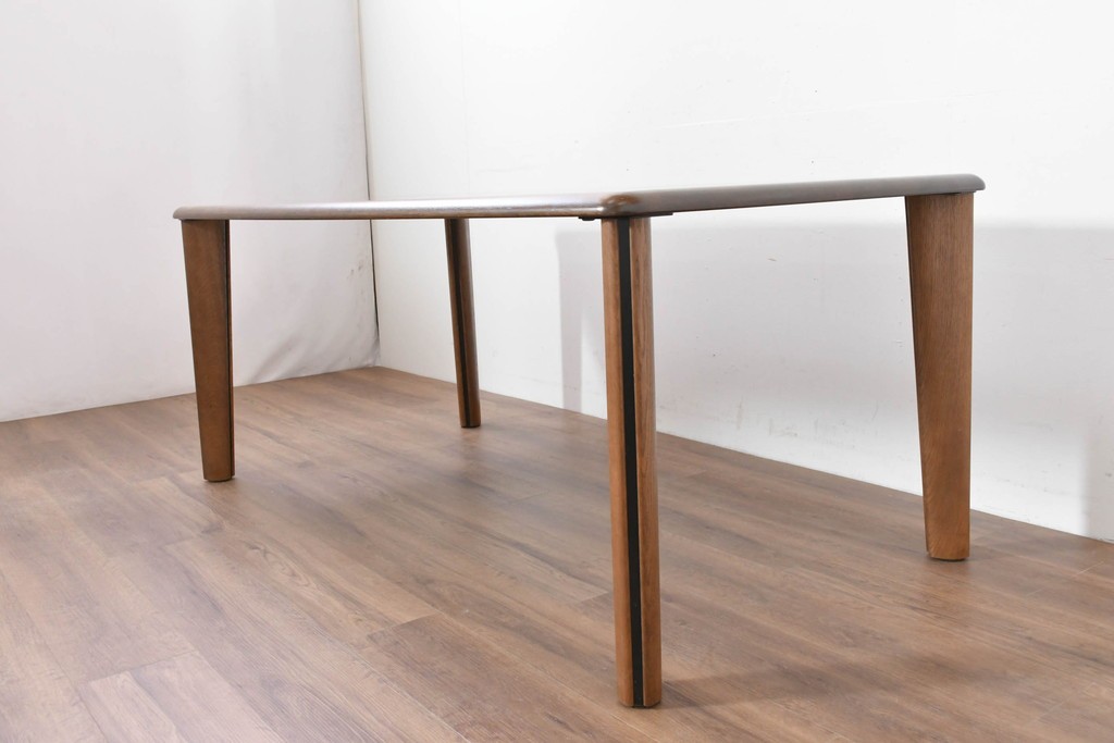 中古　シラカワ(Shirakawa)　オーク材　丸みのある柔らかなシルエットのダイニングテーブル　定価推定約21万円　(R-086762)