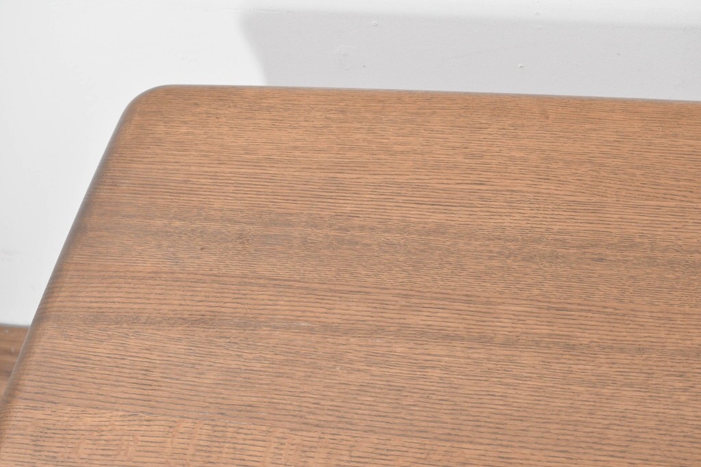 中古　シラカワ(Shirakawa)　オーク材　丸みのある柔らかなシルエットのダイニングテーブル　定価推定約21万円　(R-086762)