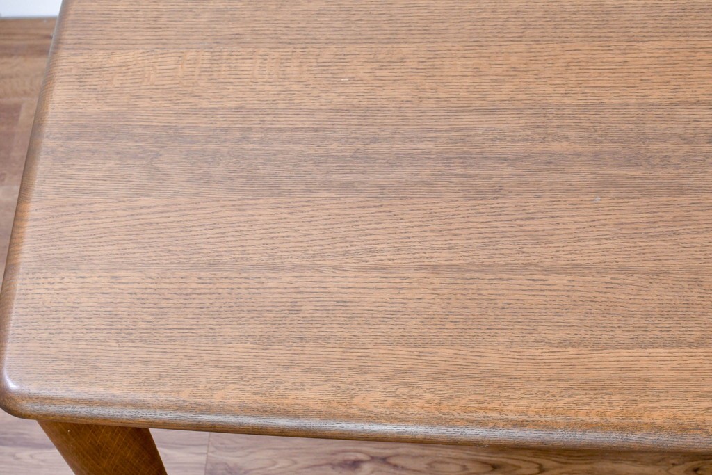 中古　シラカワ(Shirakawa)　オーク材　丸みのある柔らかなシルエットのダイニングテーブル　定価推定約21万円　(R-086762)