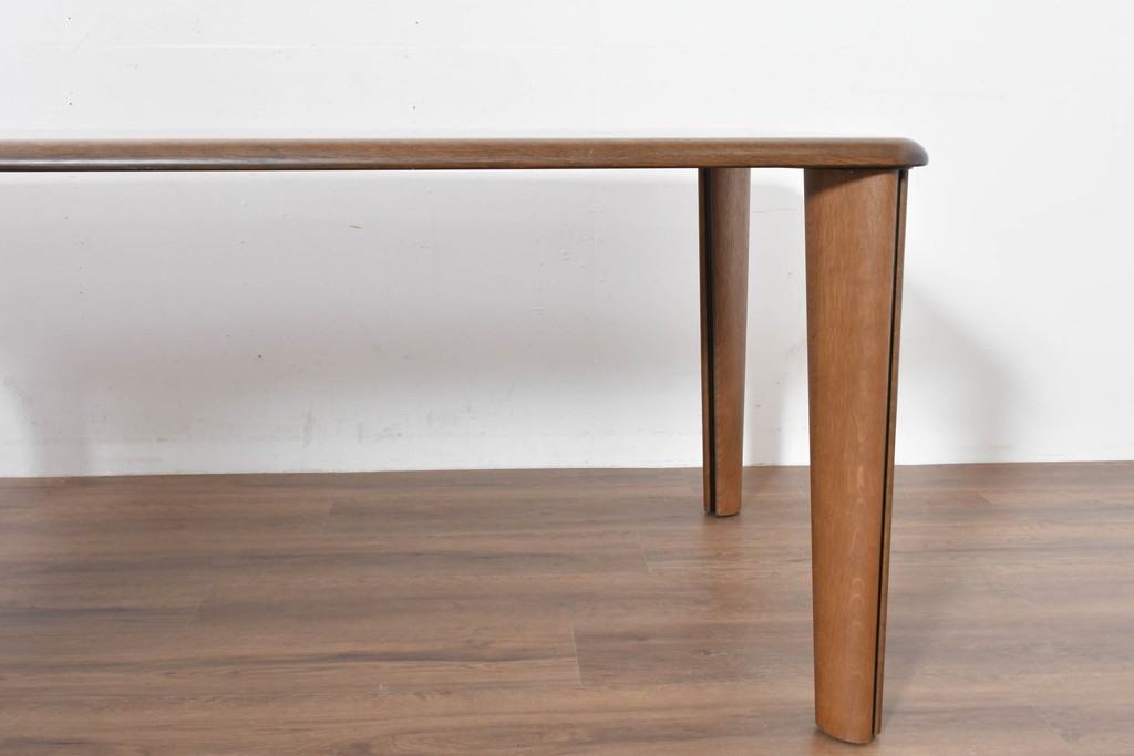 中古　シラカワ(Shirakawa)　オーク材　丸みのある柔らかなシルエットのダイニングテーブル　定価推定約21万円　(R-086762)
