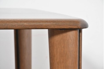 中古　シラカワ(Shirakawa)　オーク材　丸みのある柔らかなシルエットのダイニングテーブル　定価推定約21万円　(R-086762)