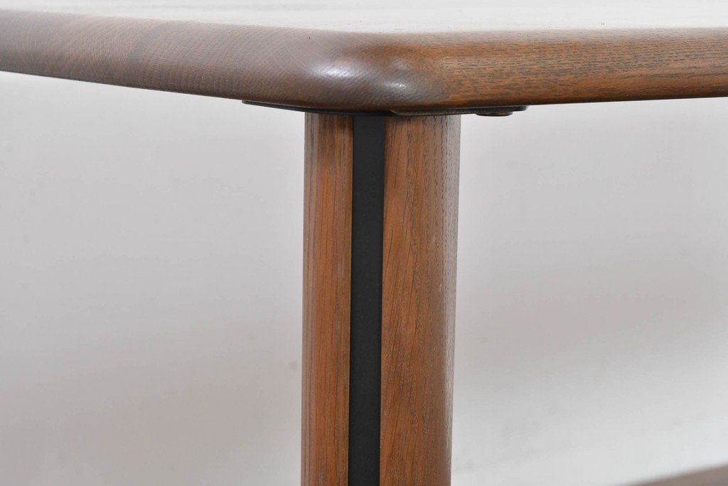 中古　シラカワ(Shirakawa)　オーク材　丸みのある柔らかなシルエットのダイニングテーブル　定価推定約21万円　(R-086762)