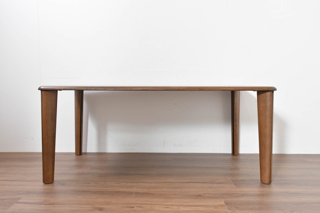 中古　シラカワ(Shirakawa)　オーク材　丸みのある柔らかなシルエットのダイニングテーブル　定価推定約21万円　(R-086762)