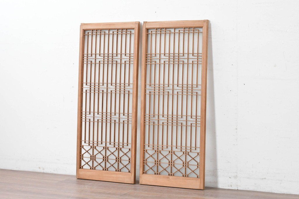 アンティーク建具　昭和後期　片面ガラス　明るい木色に端正な組子が魅力の書院戸2枚セット　(R-086763)