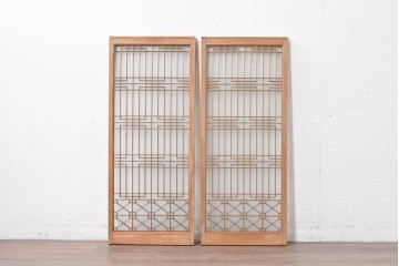 アンティーク建具　昭和後期　片面ガラス　明るい木色に端正な組子が魅力の書院戸2枚セット　(R-086763)