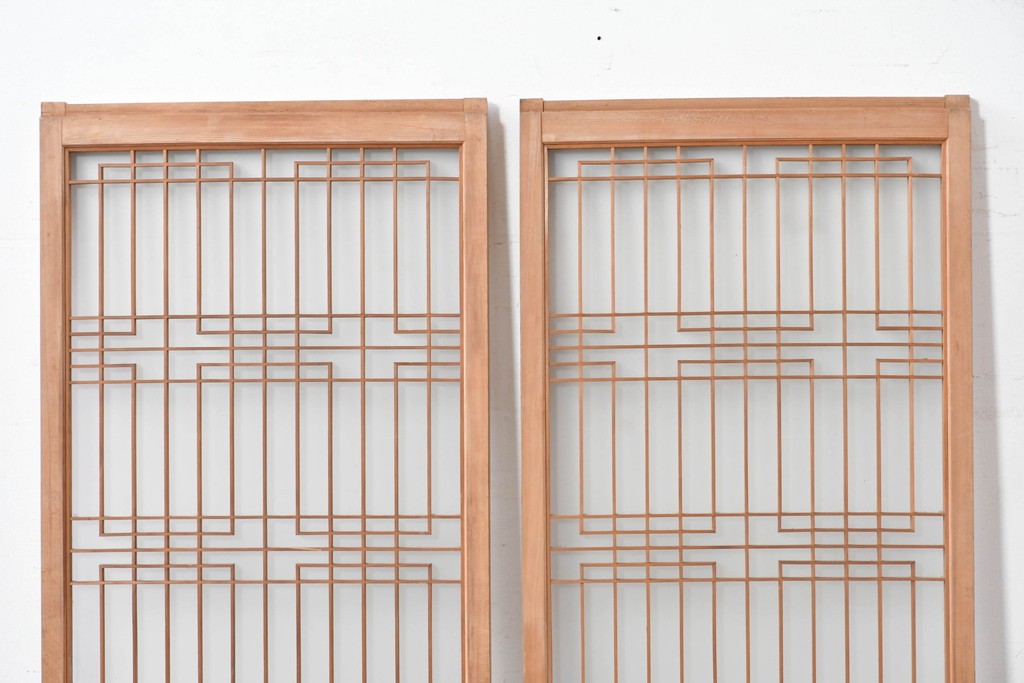 アンティーク建具　昭和後期　片面ガラス　明るい木色に端正な組子が魅力の書院戸2枚セット　(R-086763)