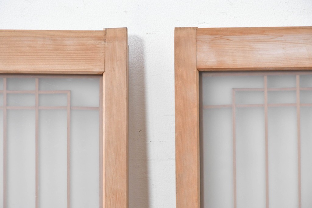 アンティーク建具　昭和後期　片面ガラス　明るい木色に端正な組子が魅力の書院戸2枚セット　(R-086763)