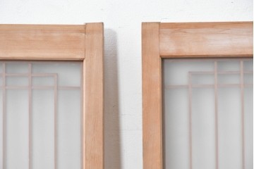 アンティーク建具　昭和後期　片面ガラス　明るい木色に端正な組子が魅力の書院戸2枚セット　(R-086763)