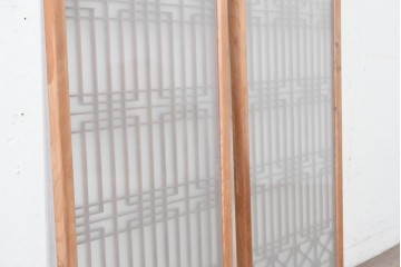 アンティーク建具　昭和後期　片面ガラス　明るい木色に端正な組子が魅力の書院戸2枚セット　(R-086763)
