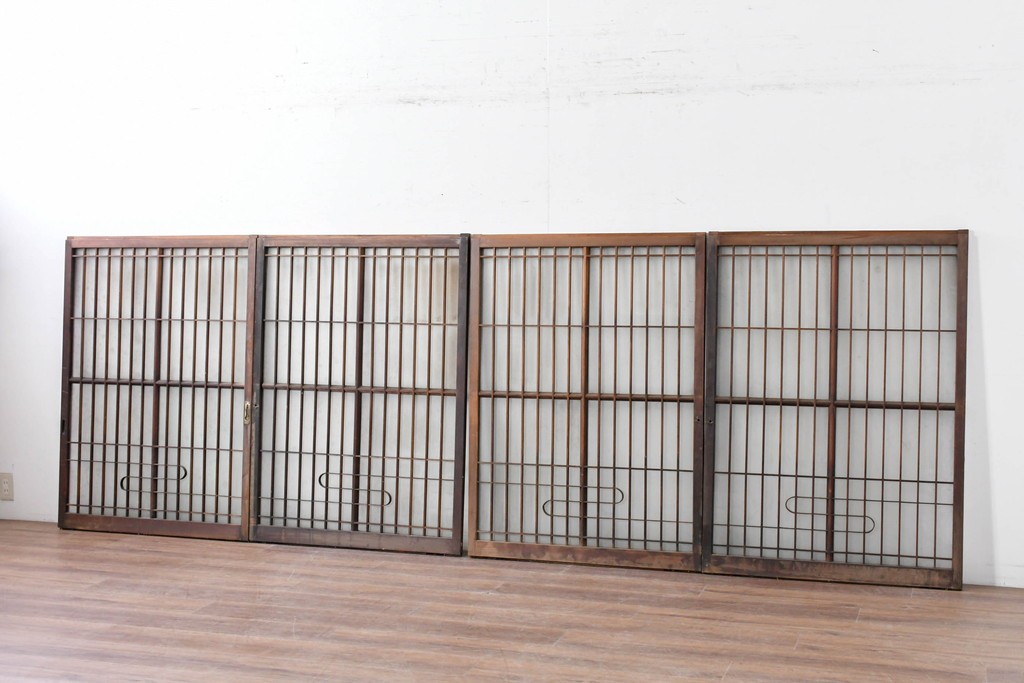 アンティーク建具　昭和中期　細やかな格子の入ったガラス窓4枚セット　(R-086764)