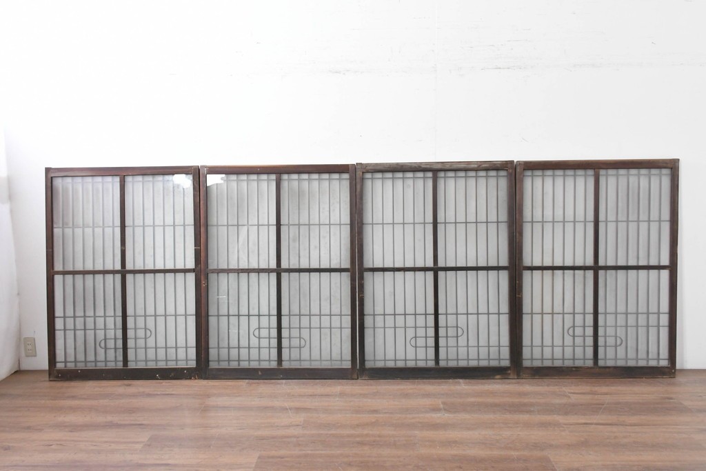 アンティーク建具　昭和中期　細やかな格子の入ったガラス窓4枚セット　(R-086764)