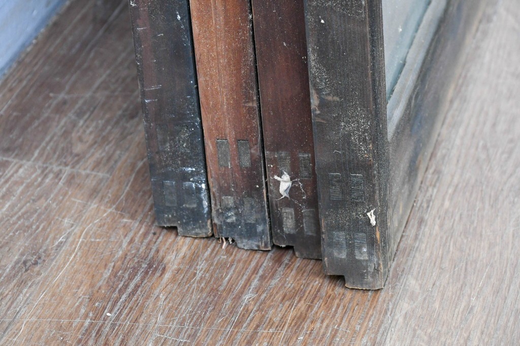 アンティーク建具　昭和中期　細やかな格子の入ったガラス窓4枚セット　(R-086764)