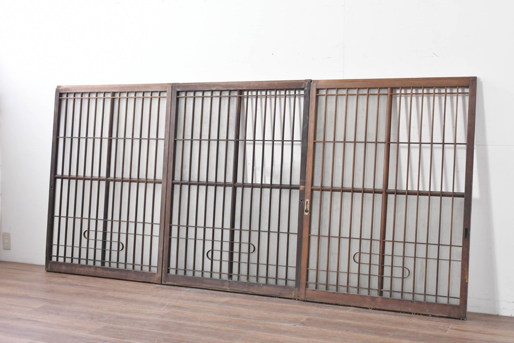 アンティーク建具　昭和中期　細やかな格子の入ったガラス窓3枚セット　(R-086765)