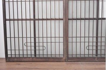 アンティーク建具　昭和中期　細やかな格子の入ったガラス窓3枚セット　(R-086765)