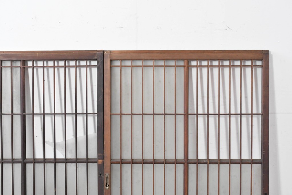 アンティーク建具　昭和中期　細やかな格子の入ったガラス窓3枚セット　(R-086765)