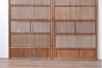 アンティーク建具　昭和初期　裏障子・裏ガラス付き　すっきりとした細身の桟が美しい格子戸2枚セット　(R-086766)