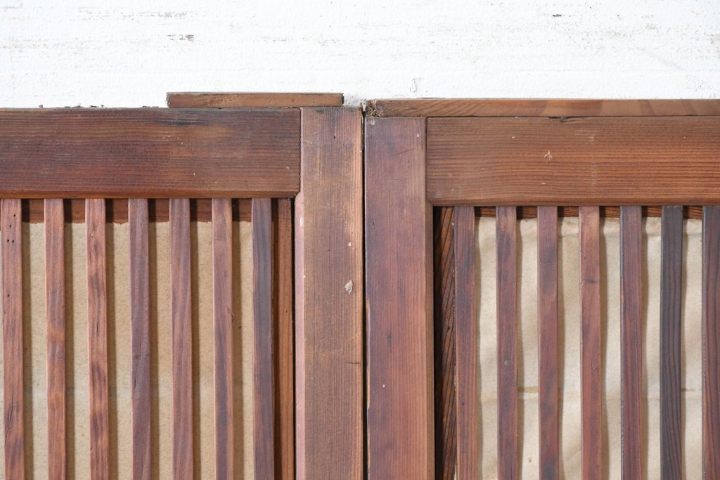 アンティーク建具　昭和初期　裏障子・裏ガラス付き　すっきりとした細身の桟が美しい格子戸2枚セット　(R-086766)