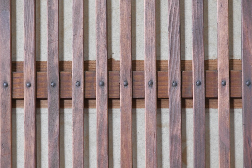 アンティーク建具　昭和初期　裏障子・裏ガラス付き　すっきりとした細身の桟が美しい格子戸2枚セット　(R-086766)