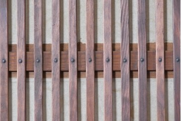 アンティーク建具　昭和初期　裏障子・裏ガラス付き　すっきりとした細身の桟が美しい格子戸2枚セット　(R-086766)