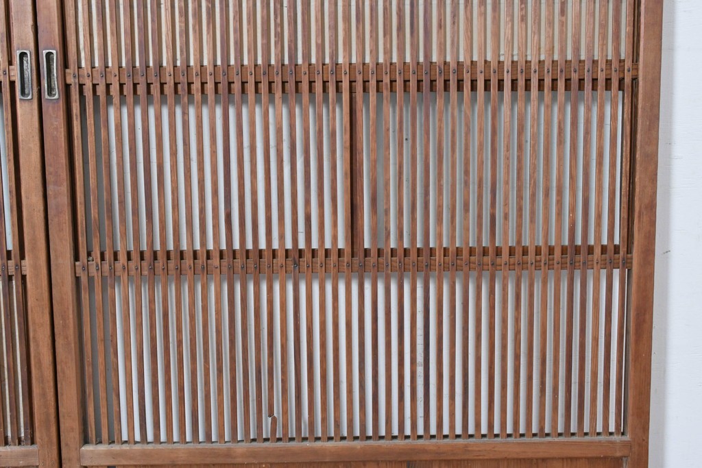 アンティーク建具　昭和初期　裏障子・裏ガラス付き　すっきりとした細身の桟が美しい格子戸2枚セット　(R-086766)