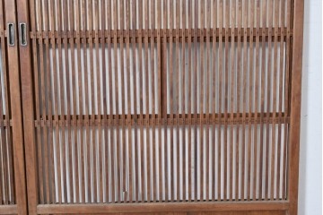 アンティーク建具　昭和初期　裏障子・裏ガラス付き　すっきりとした細身の桟が美しい格子戸2枚セット　(R-086766)