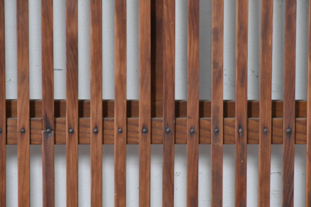 アンティーク建具　昭和初期　裏障子・裏ガラス付き　すっきりとした細身の桟が美しい格子戸2枚セット　(R-086766)