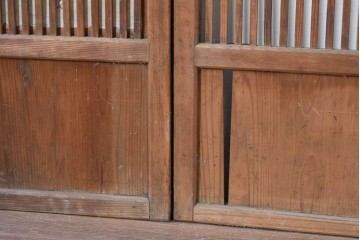 アンティーク建具　昭和初期　裏障子・裏ガラス付き　すっきりとした細身の桟が美しい格子戸2枚セット　(R-086766)