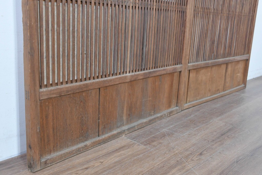 アンティーク建具　昭和初期　裏障子・裏ガラス付き　すっきりとした細身の桟が美しい格子戸2枚セット　(R-086766)