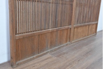 アンティーク建具　昭和初期　裏障子・裏ガラス付き　すっきりとした細身の桟が美しい格子戸2枚セット　(R-086766)