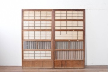 アンティーク建具　昭和初期　裏障子・裏ガラス付き　すっきりとした細身の桟が美しい格子戸2枚セット　(R-086766)