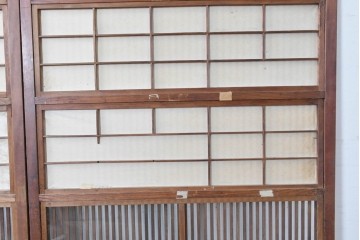 アンティーク建具　昭和初期　裏障子・裏ガラス付き　すっきりとした細身の桟が美しい格子戸2枚セット　(R-086766)