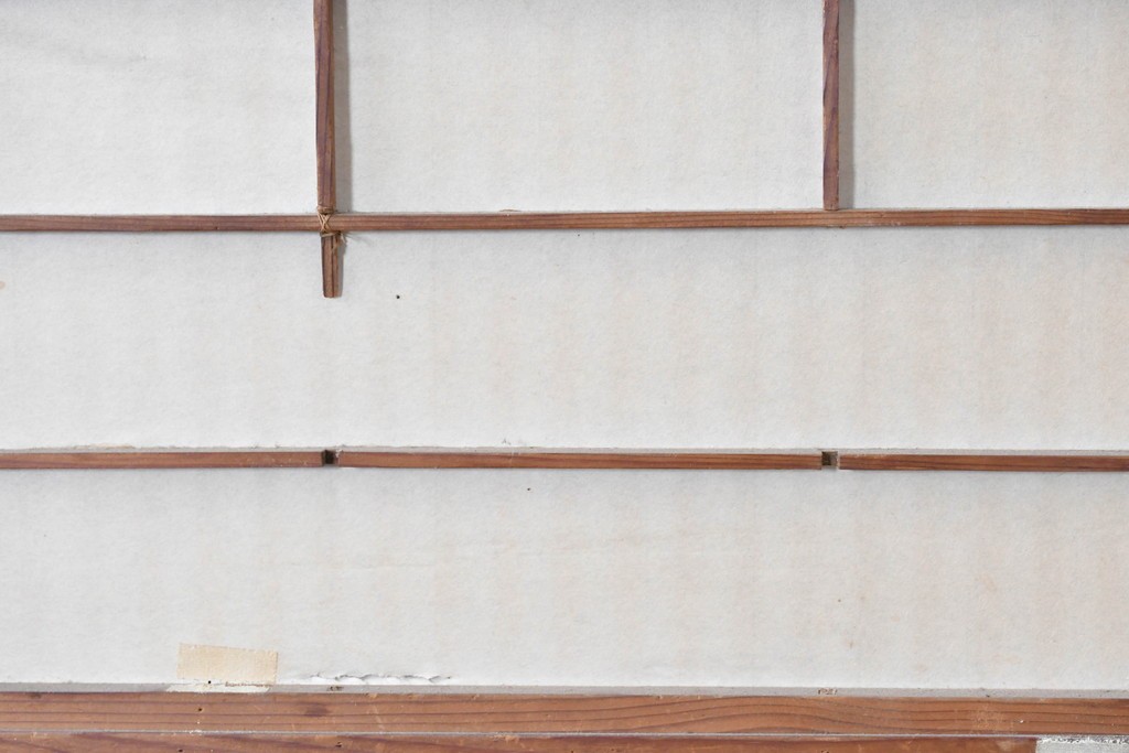 アンティーク建具　昭和初期　裏障子・裏ガラス付き　すっきりとした細身の桟が美しい格子戸2枚セット　(R-086766)