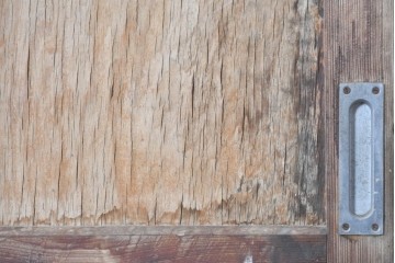 アンティーク建具　昭和初期から中期　彩光ガラス入りの木製引き戸2枚セット　(R-086767)