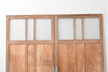 アンティーク建具　昭和初期から中期　彩光ガラス入りの木製引き戸2枚セット　(R-086767)