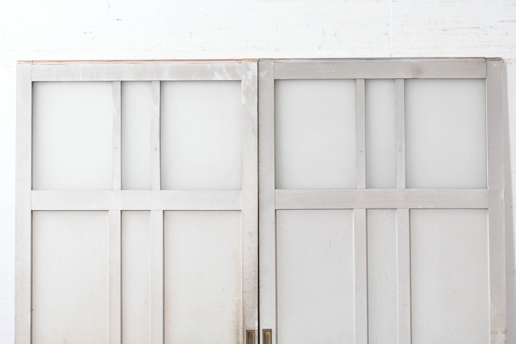 アンティーク建具　昭和初期から中期　ツートンカラー　彩光ガラス入りの引き戸2枚セット　(R-086768)