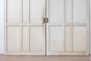 アンティーク建具　昭和初期から中期　ツートンカラー　彩光ガラス入りの引き戸2枚セット　(R-086768)