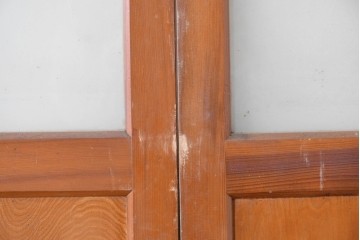 アンティーク建具　昭和初期から中期　彩光ガラス入りの木製引き戸2枚セット　(R-086769)