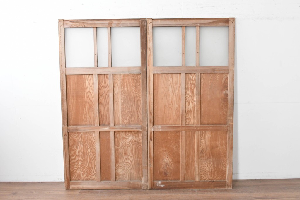 アンティーク建具　昭和初期から中期　彩光ガラス入りの木製引き戸2枚セット　(R-086769)