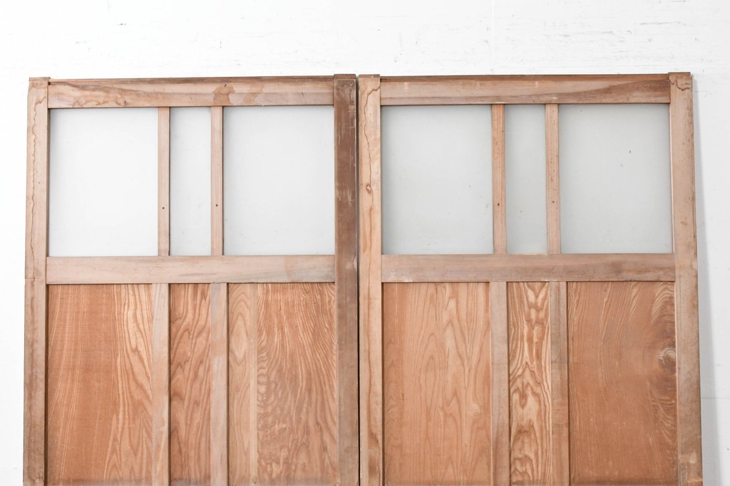 アンティーク建具　昭和初期から中期　彩光ガラス入りの木製引き戸2枚セット　(R-086769)