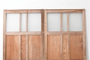 アンティーク建具　昭和初期から中期　彩光ガラス入りの木製引き戸2枚セット　(R-086769)