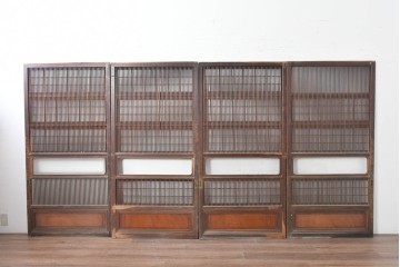 アンティーク建具　大正から昭和初期　腰板欅(ケヤキ)材　上手物!!　丸みのある縦桟のやわらかな表情が魅力の裏障子付き格子戸4枚セット　(R-086770)