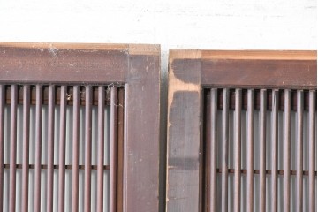 アンティーク建具　大正から昭和初期　腰板欅(ケヤキ)材　上手物!!　丸みのある縦桟のやわらかな表情が魅力の裏障子付き格子戸4枚セット　(R-086770)